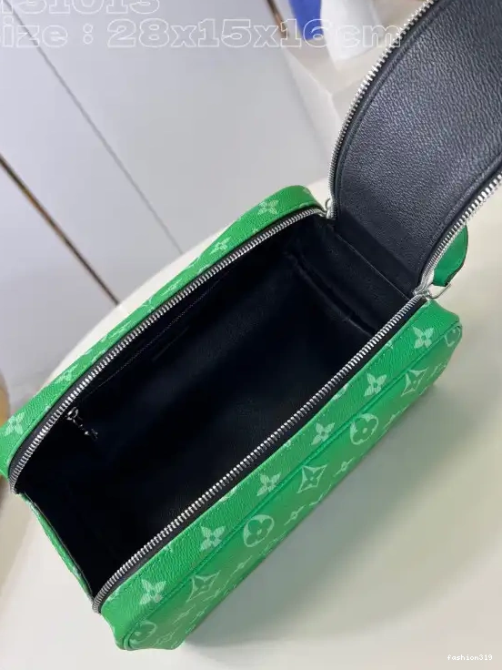 VUITTON LOUIS KIT DOPP -28*15*16.5CM 0429